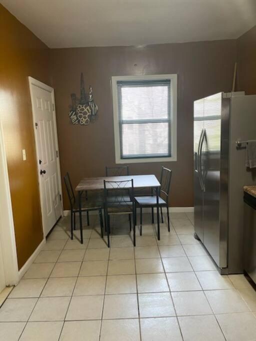 Large 3 Brm 2 Bath Near Ewr Nyc Apartamento Newark
